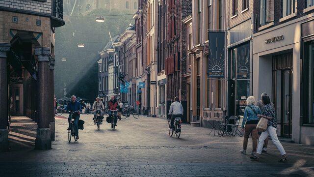 Nieuw verbod op straatintimidatie: 'Vrouwen kunnen niet veilig over straat'