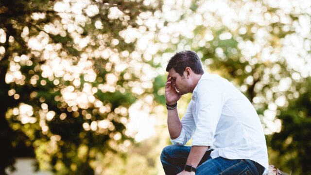 Zelfdoding bij mannen van middelbare leeftijd twee keer zo hoog als onder vrouwen