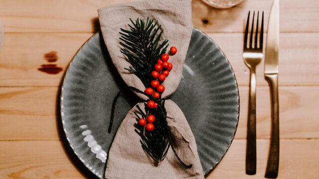 Kerstmaal voor dak- en thuislozen door kerstactie: 'Mensen kwamen soms met kratten eten aan'