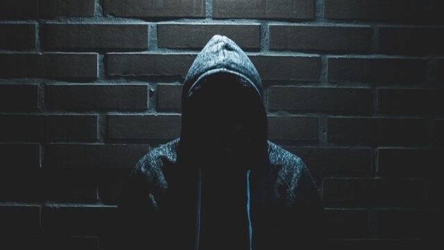 Mensenhandelaren blijken jonger dan 23 jaar