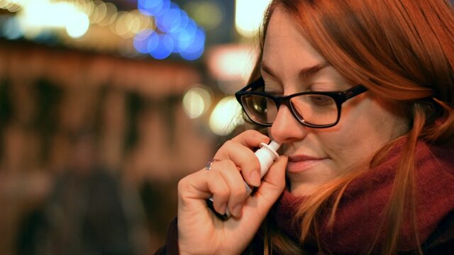 Neussprayverslaving komt bij veel mensen voor: 'Op een gegeven moment kun je niet meer zonder'
