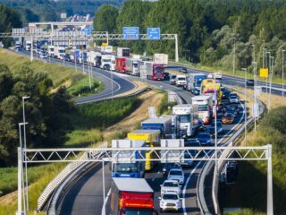 Stand.nl: 'We lossen het fileprobleem nooit op'