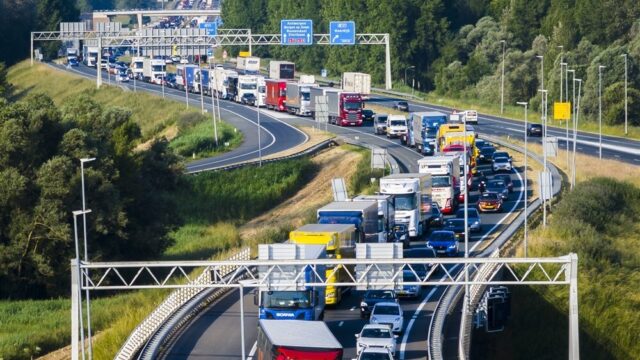 Stand.nl: 'We lossen het fileprobleem nooit op'
