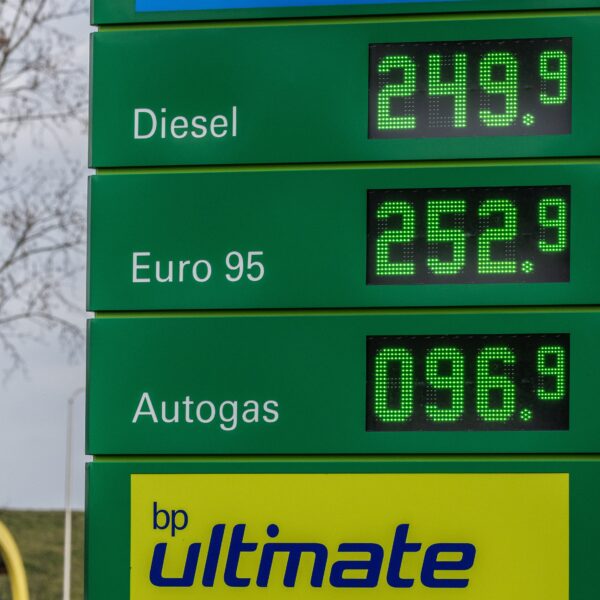 Hoge benzineprijzen compenseren? 'Als je ermee begint, kun je er niet meer mee stoppen'