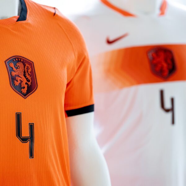 Hoe herken je dat jouw voetbalshirt nep is? 'Check de labels met de productcodes'