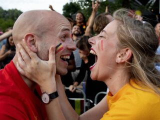 Voetbalplaatjes: welke hits worden gedraaid België, Frankrijk, Duitsland en Engeland?