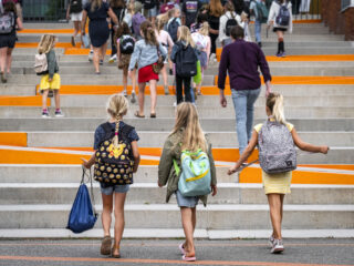 Steeds meer dorpsscholen verdwijnen: 'Belangrijk voor de leefbaarheid dat de school blijft bestaan'