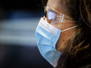 Stand.nl: 'We doen te veel alsof corona voorbij is'