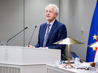 Eerste Kamerlid van onbekende partij OPNL had cruciale stem tegen asielwet: 'Jetten belde me'