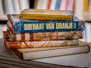 Historicus Wim Berkelaar over Soldaat van Oranje Erik Hazelhoff Roelfzema: 'Zet een bijsluiter bij deze oude held'