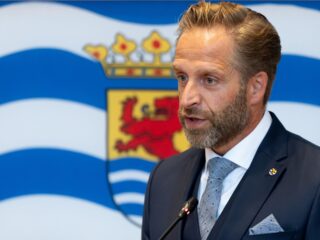 Hugo de Jonge wil best een extra kerncentrale in Zeeland: 'We worden er sterker van'