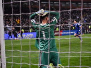 Bas Nijhuis over spiekbriefjesgate bij Bosnië-Italië: 'Kan eigenlijk écht niet'