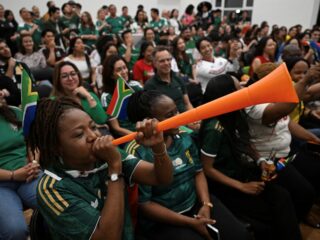 Spelers van Zuid-Afrika zingen 'gwijo' in de spelerstunnel: 'Oorspronkelijk oorlogsmuziek'