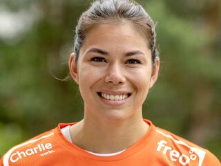 Pure pech: handbalster Martine Smeets raakt op dag van haar afscheid zwaar geblesseerd