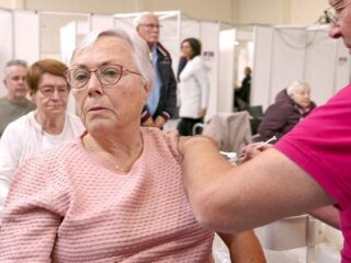 Moet er een Rijksvaccinatieprogramma komen voor ouderen?