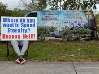 Ondernemers in Zwolle zijn luidruchtige straatevangelisten zat: 'Het loopt uit de hand'
