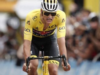 Tour-reportage: Mathieu van der Poel, de gele trui en 250 kilometer afzien