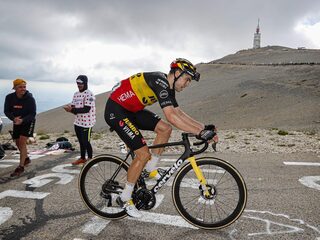 Tour: Wout van Aert kan alles, zelfs twee keer de Mont Ventoux over
