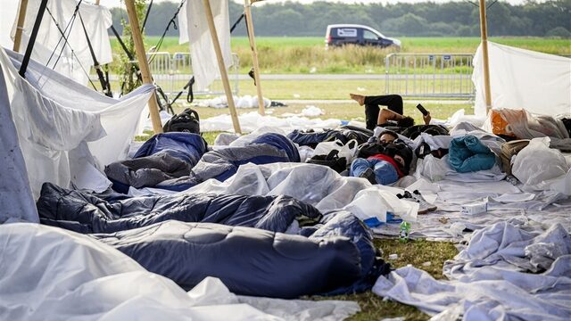Stand.nl: 'Het is terecht dat gemeenten de handen van de asielopvang aftrekken'