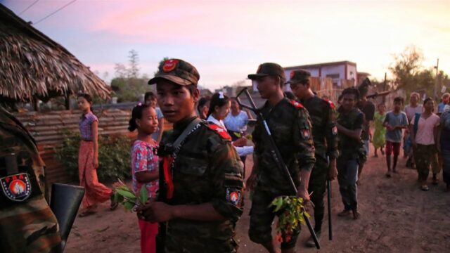 Verzet Myanmar wint terrein: ‘Voor vechtende jongeren is het nu of nooit’