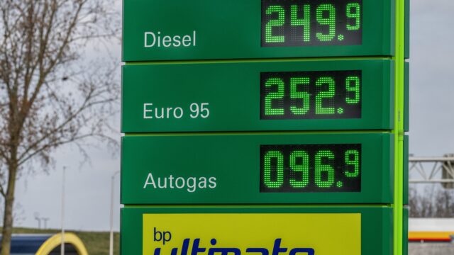 Hoge benzineprijzen compenseren? 'Als je ermee begint, kun je er niet meer mee stoppen'