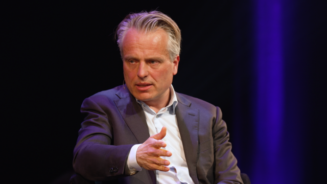 Joris Luyendijk noemt zichzelf geen journalist meer: 'Ik wil een kant kunnen kiezen'