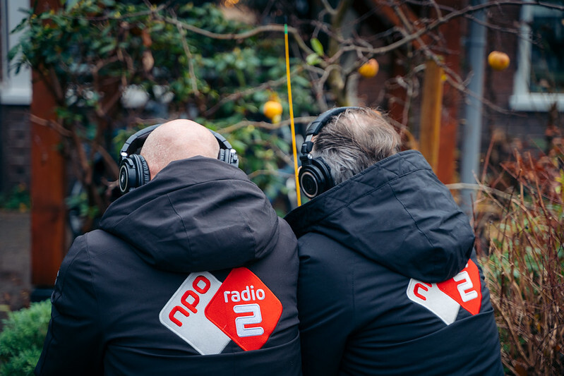 Wout en Frank op een bankje