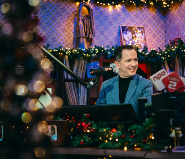 Kijk en luister de NPO Radio 2 Top 2000 van 2025 terug