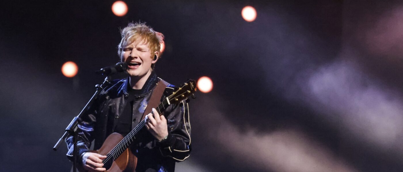 Deze nummers hoor je op 25 december in de NPO Radio 2 Top 2000