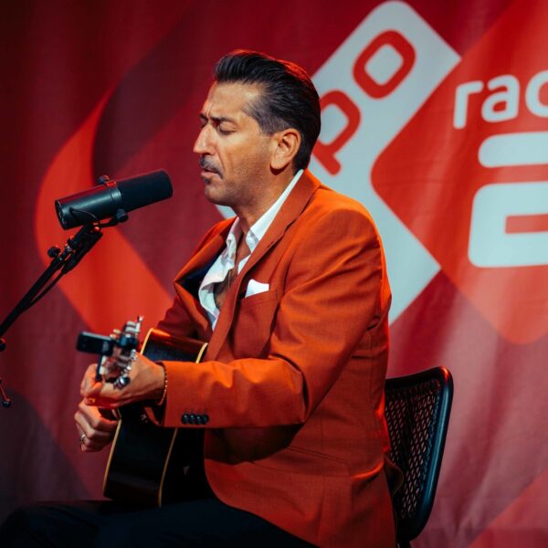 Danny Vera vervult wens Gabriëlle en speelt Roller Coaster live