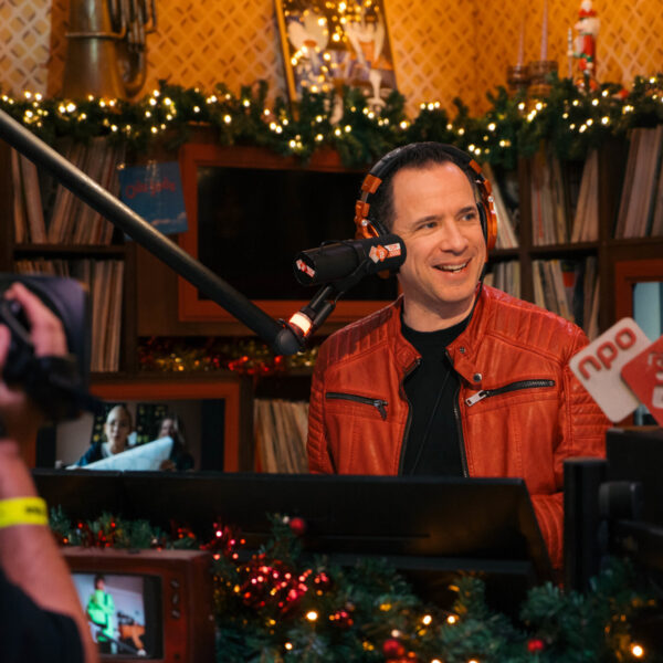 Bart Arens wint de RadioRing voor Populairste Presentator