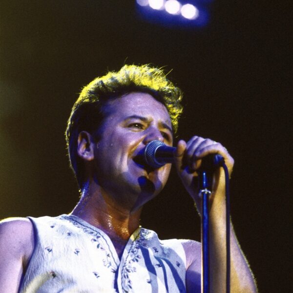 Simple Minds' Belfast Child biedt hoop in een hopeloze tijd