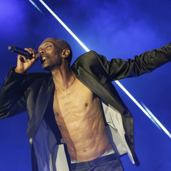 We Come 1 is Faithless' oproep tot verbroedering