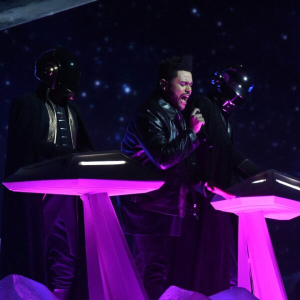 The Weeknd slaat op I Feel It Coming de handen opnieuw ineen met Daft Punk