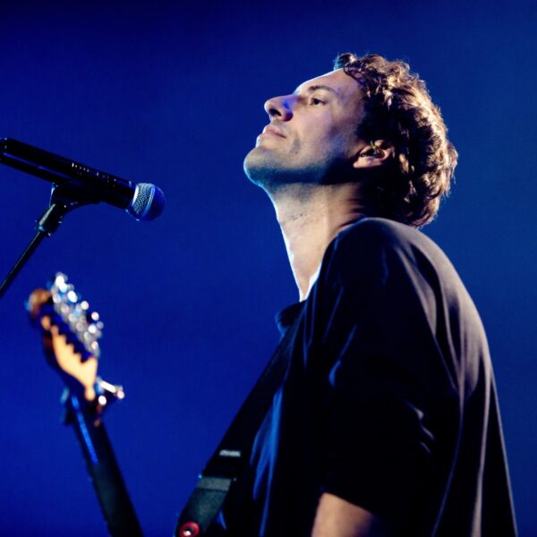 Eloi Youssef over nieuwe single in Tekstuele Voorlichting: 'Er zit een bepaalde hoop in'