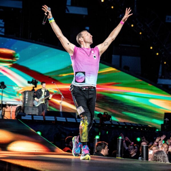 Coldplay brengt na drie jaar een nieuw album uit: luister hier naar Moon Music