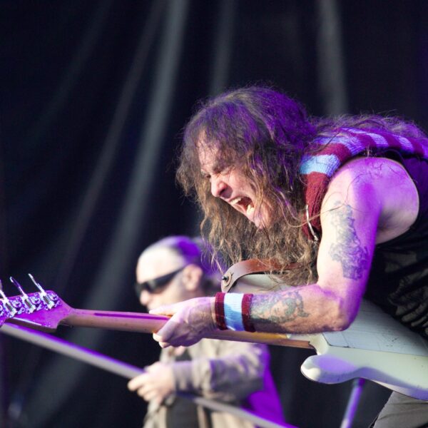 Iron Maidens Run To The Hills omschrijft een bloederig tafereel met verve