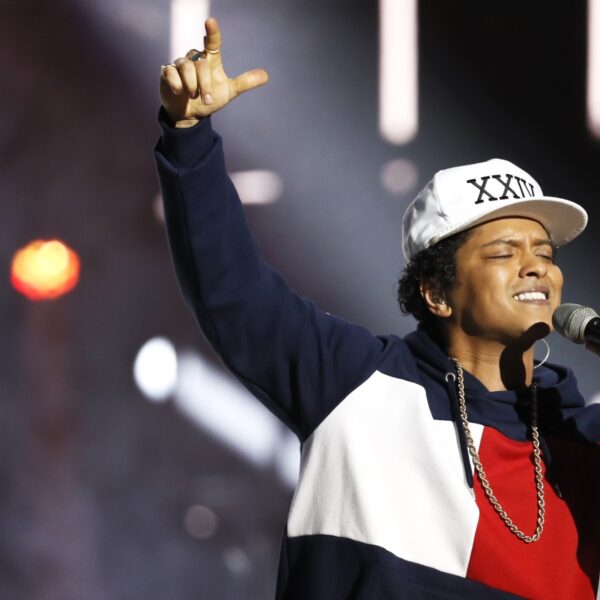Bruno Mars laat Rotterdam in 2016 kennismaken met zijn 24K Magic