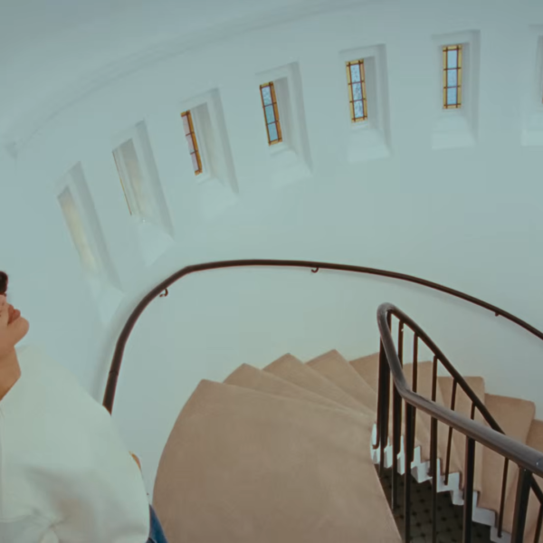 Luister hier naar Suzanne: de nieuwe single van Mark Ronson en RAYE