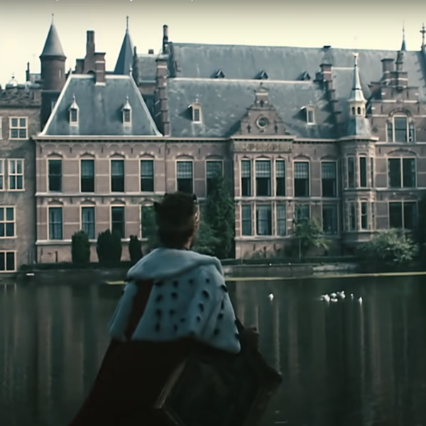 Chris Martin in Madurodam: Coldplays 'onbekende' videoclip van Viva La Vida