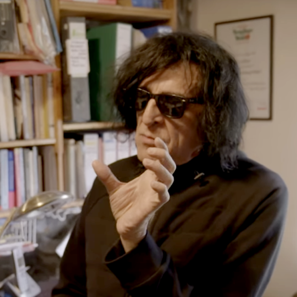 Portret Killing Joke-frontman Jaz Coleman in Top 2000 a gogo