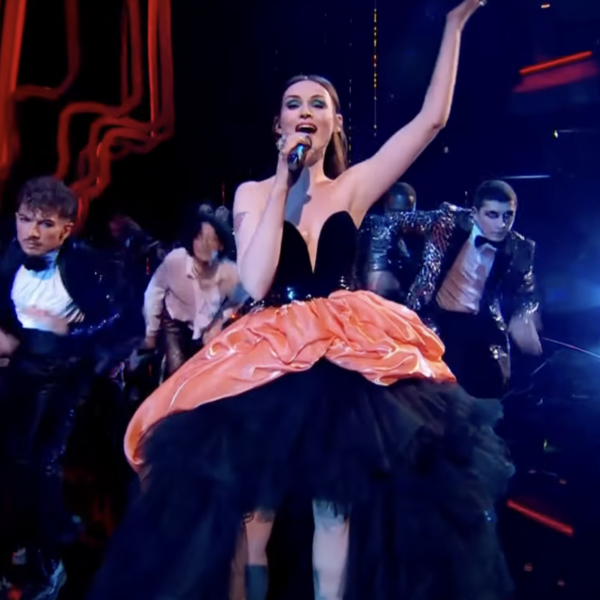 Bekijk hier Sophie Ellis-Bextors live-uitvoering van Murder on the Dancefloor