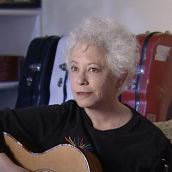 Janis Ian bezingt onzekerheden in At Seventeen: 'Lelijk eendje wordt een zwaan'