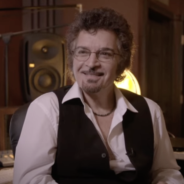 Gino Vannelli moet hard werken om People Gotta Move in de hitlijsten te krijgen