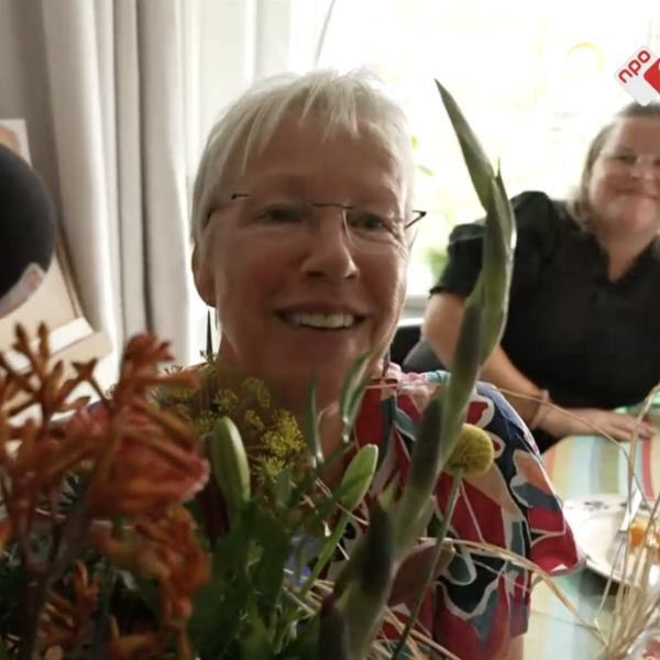 Jeroen zet zijn vrouw in het zonnetje met bosje bloemen: ‘Zonder haar lukt het niet’