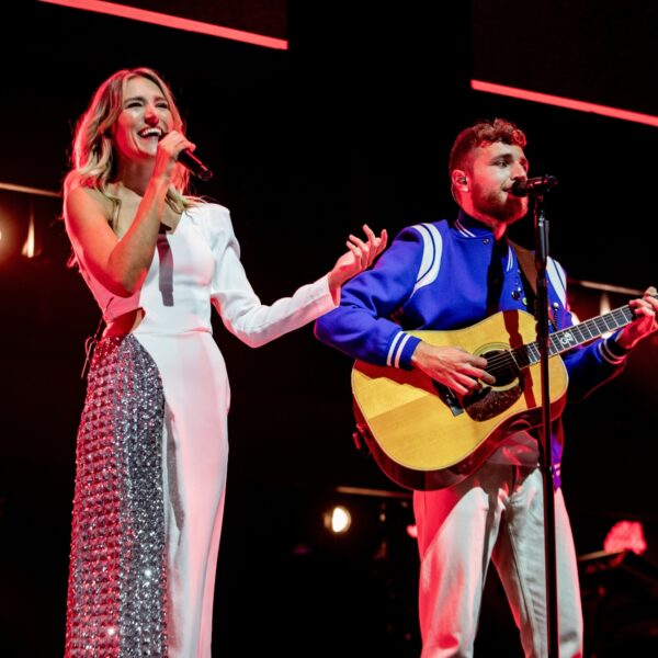 Suzan & Freek laten de zon schijnen met TopSong Nooit Meer Regen