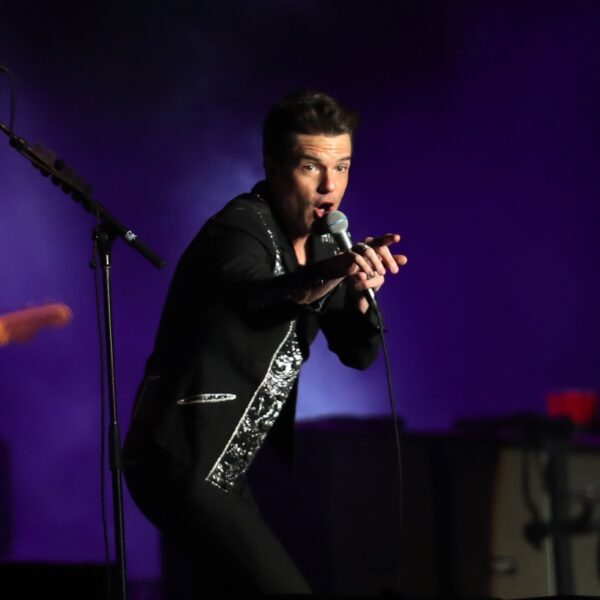 Beluister de dansbare nieuwe single boy van The Killers