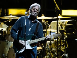 Eric Clapton, Kirk Hammett en Johnny Depp treden op tijdens eerbetoon aan Jeff Beck