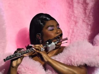 Met haar Sasha Flute schrijft Lizzo fluitgeschiedenis