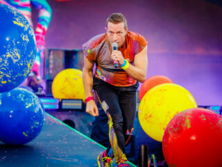 Coldplay speelt Green Eyes met jonge fan tijdens concert in Brussel